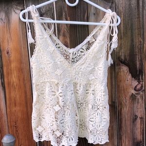 Zara women’s cream top